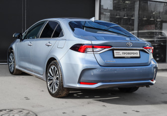 Подержанный автомобиль Toyota Corolla Sedan 2019 года (6 фото)