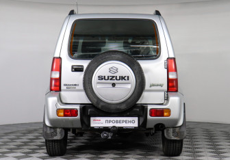 Подержанный автомобиль Suzuki Jimny 2004 года (5 фото)
