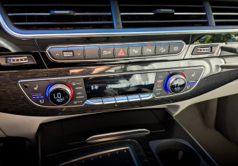Подержанный автомобиль Audi Q7 2019 года (26 фото)