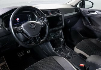 Подержанный автомобиль Volkswagen Tiguan 2019 года (8 фото)
