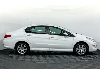 Подержанный автомобиль Peugeot 408 2013 года (4 фото)