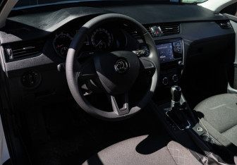 Подержанный автомобиль Skoda Octavia Liftback 2019 года (10 фото)