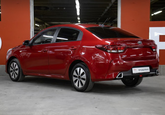Подержанный автомобиль Kia Rio Sedan 2020 года (7 фото)