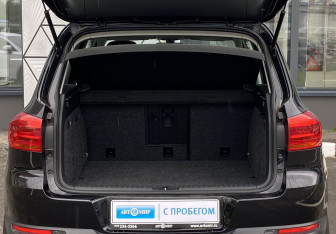 Подержанный автомобиль Volkswagen Tiguan 2011 года (10 фото)