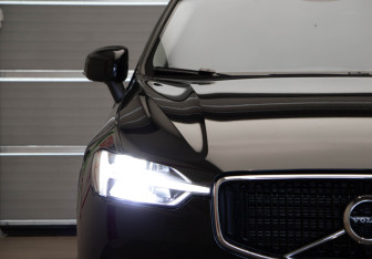 Подержанный автомобиль Volvo XC60 2019 года (35 фото)