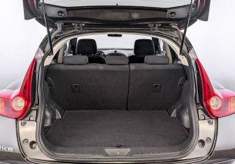 Подержанный автомобиль Nissan Juke 2012 года (10 фото)