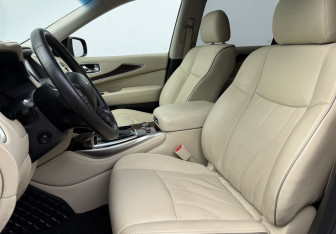 Подержанный автомобиль Infiniti QX60 2019 года (10 фото)