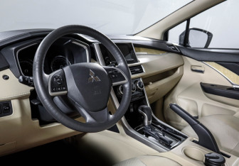 Подержанный автомобиль Mitsubishi Xpander 2021 года (14 фото)