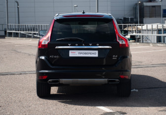Подержанный автомобиль Volvo XC60 2017 года (6 фото)