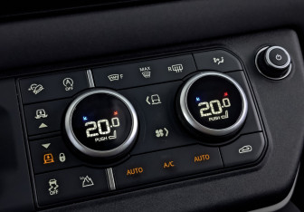 Подержанный автомобиль Land Rover Defender Suv 2022 года (27 фото)