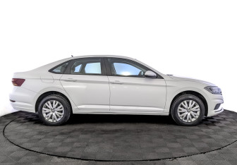Подержанный автомобиль Volkswagen Jetta Sedan 2021 года (4 фото)