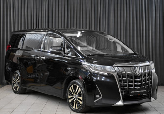 Подержанный автомобиль Toyota Alphard 2021 года (3 фото)