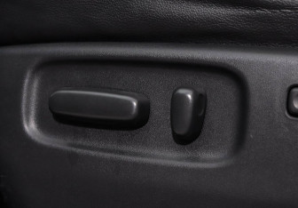 Подержанный автомобиль Toyota RAV4 2010 года (12 фото)