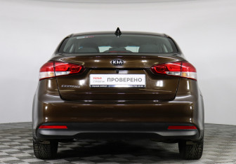 Подержанный автомобиль Kia Cerato Sedan 2019 года (6 фото)