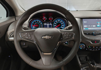 Подержанный автомобиль Chevrolet Cruze Sedan 2017 года (12 фото)