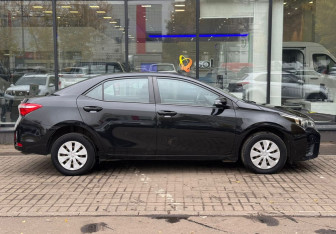 Подержанный автомобиль Toyota Corolla Sedan 2015 года (4 фото)