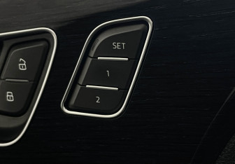 Подержанный автомобиль Audi Q8 2019 года (16 фото)