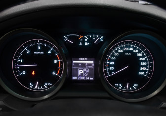 Подержанный автомобиль Toyota Land Cruiser Suv 2009 года (14 фото)