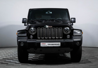 Подержанный автомобиль Jeep Wrangler 2016 года (2 фото)