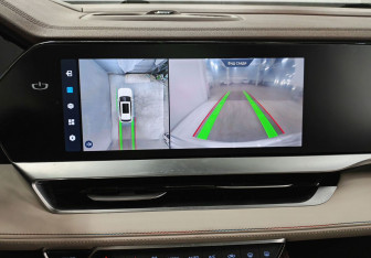 Подержанный автомобиль Geely Monjaro 2023 года (18 фото)