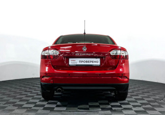 Подержанный автомобиль Renault Fluence 2012 года (6 фото)