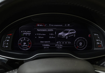 Подержанный автомобиль Audi Q7 2016 года (10 фото)