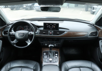 Подержанный автомобиль Audi A6 Sedan 2014 года (12 фото)