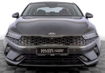 Подержанный автомобиль Kia K5 2020 года (2 фото)