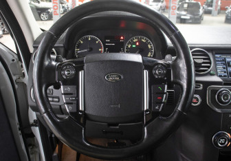 Подержанный автомобиль Land Rover Discovery 2014 года (17 фото)