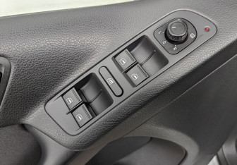 Подержанный автомобиль Volkswagen Tiguan 2016 года (27 фото)