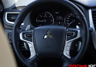 Подержанный автомобиль Mitsubishi Pajero Sport 2019 года (14 фото)