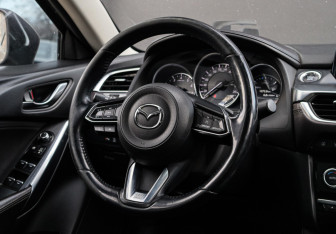 Подержанный автомобиль Mazda 6 Sedan 2017 года (11 фото)