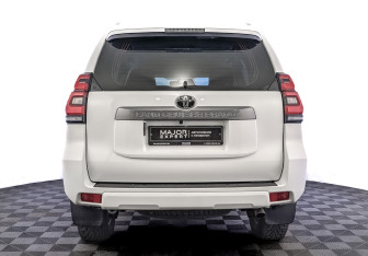 Подержанный автомобиль Toyota Land Cruiser Prado 2021 года (6 фото)