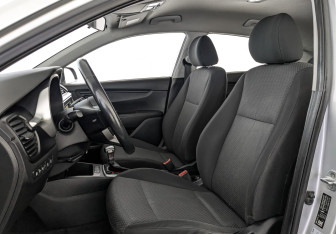 Подержанный автомобиль Kia Rio Hatchback 2021 года (19 фото)