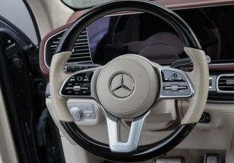 Подержанный автомобиль Mercedes-Benz Maybach GLS 2023 года (18 фото)