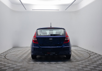 Подержанный автомобиль Hyundai i30 Hatchback 2010 года (6 фото)
