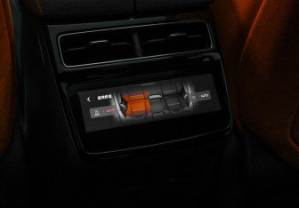 Подержанный автомобиль Zeekr 001 2024 года (15 фото)