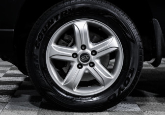 Подержанный автомобиль Kia Sportage 2009 года (15 фото)