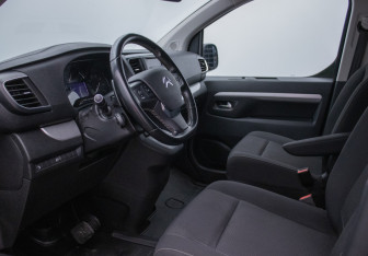 Подержанный автомобиль Citroen SpaceTourer 2018 года (10 фото)