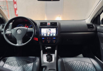 Подержанный автомобиль Volkswagen Jetta Sedan 2008 года (11 фото)