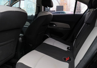 Подержанный автомобиль Chevrolet Cruze Sedan 2013 года (8 фото)