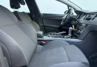 Подержанный автомобиль Peugeot 508 Sedan 2012 года (10 фото)