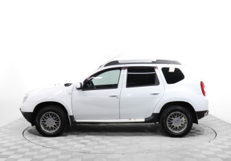 Подержанный автомобиль Renault Duster 2014 года (8 фото)