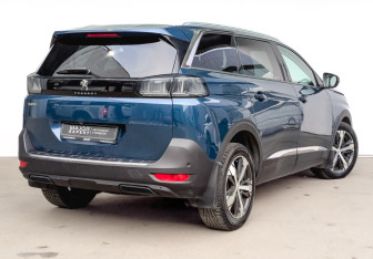 Подержанный автомобиль Peugeot 5008 Suv 2021 года (5 фото)