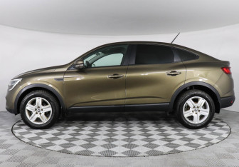 Подержанный автомобиль Renault Arkana 2019 года (8 фото)