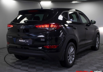 Подержанный автомобиль Hyundai Tucson 2016 года (20 фото)