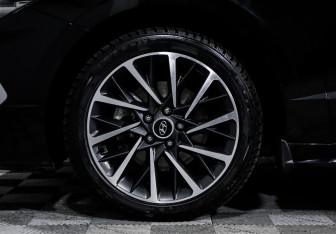 Подержанный автомобиль Hyundai Sonata 2022 года (15 фото)