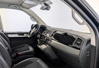 Подержанный автомобиль Volkswagen Multivan 2019 года (11 фото)