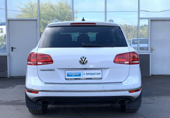 Подержанный автомобиль Volkswagen Touareg 2017 года (7 фото)
