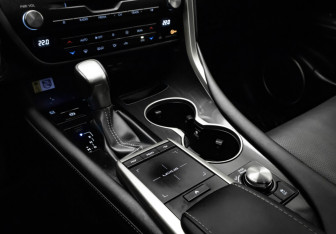 Подержанный автомобиль Lexus RX 2021 года (19 фото)